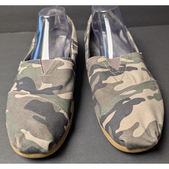 TOMS Slip On Camouflage Canvas Loafers MENS SIZE 13 Casual Comfy Lounge Shoes - Picture 2 of 8